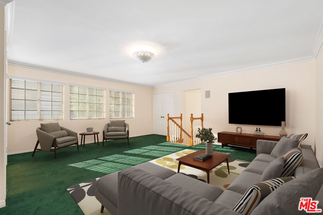 1808 Franklin Canyon Dr