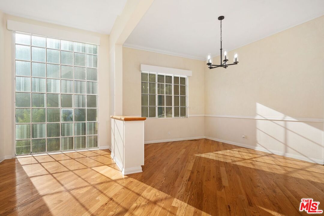 1808 Franklin Canyon Dr