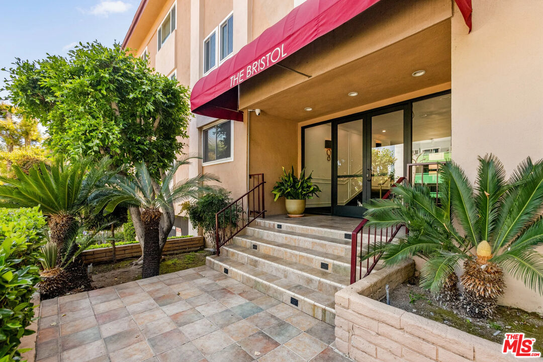 1121 N Olive Dr Unit: 113