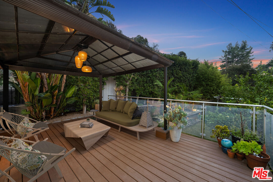 2250 Nichols Canyon Rd