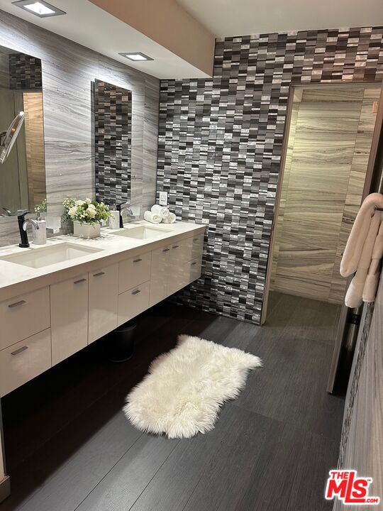 262 N Crescent Dr Unit: 2 E