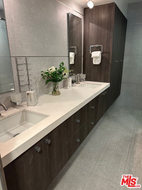 262 N Crescent Dr Unit: 2 E