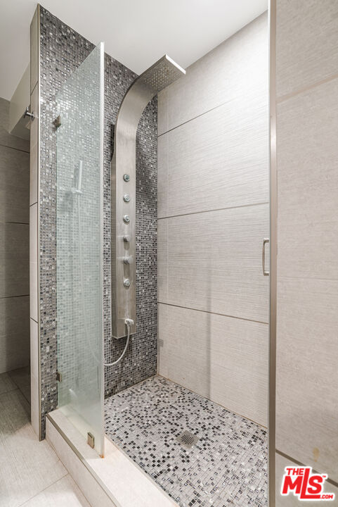 262 N Crescent Dr Unit: 2 E