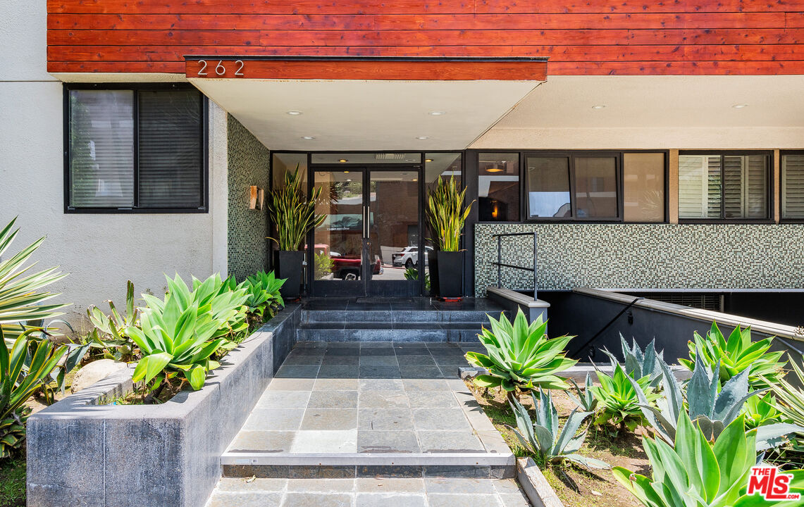 262 N Crescent Dr Unit: 2 E