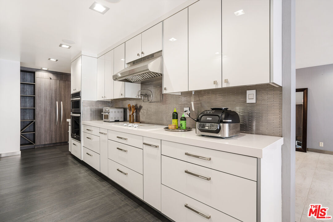 262 N Crescent Dr Unit: 2 E