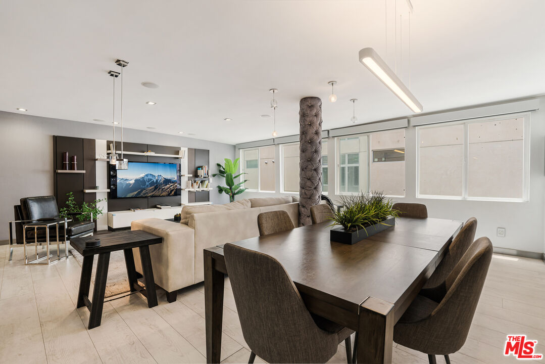 262 N Crescent Dr Unit: 2 E