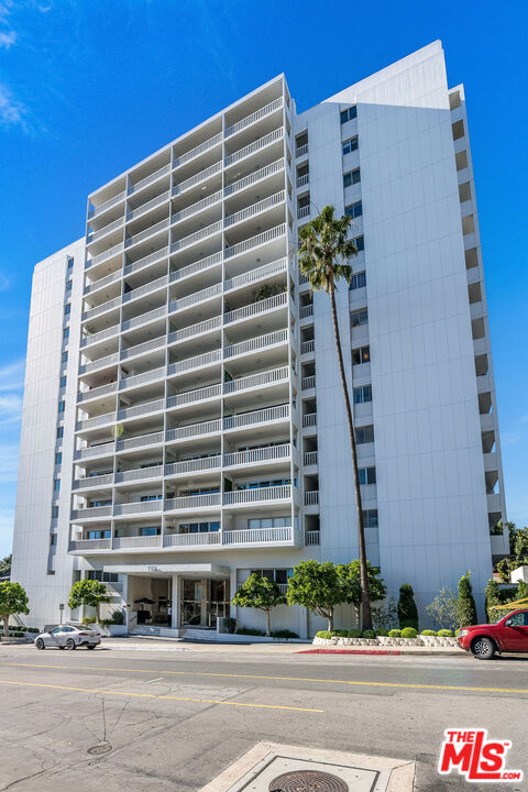 999 N Doheny Dr Unit: 306