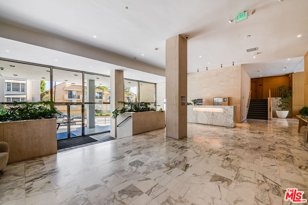 999 N Doheny Dr Unit: 306