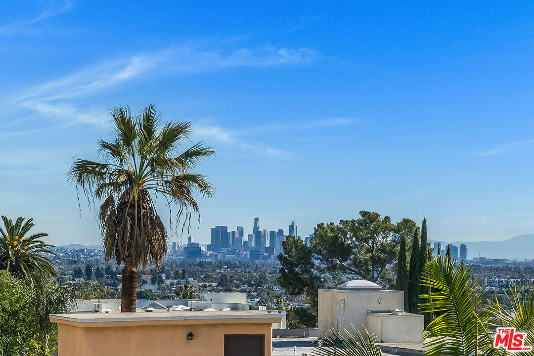 999 N Doheny Dr Unit: 306