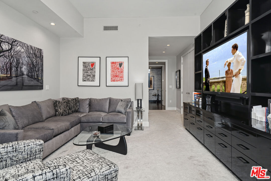 10776 Wilshire Blvd Unit: 1802