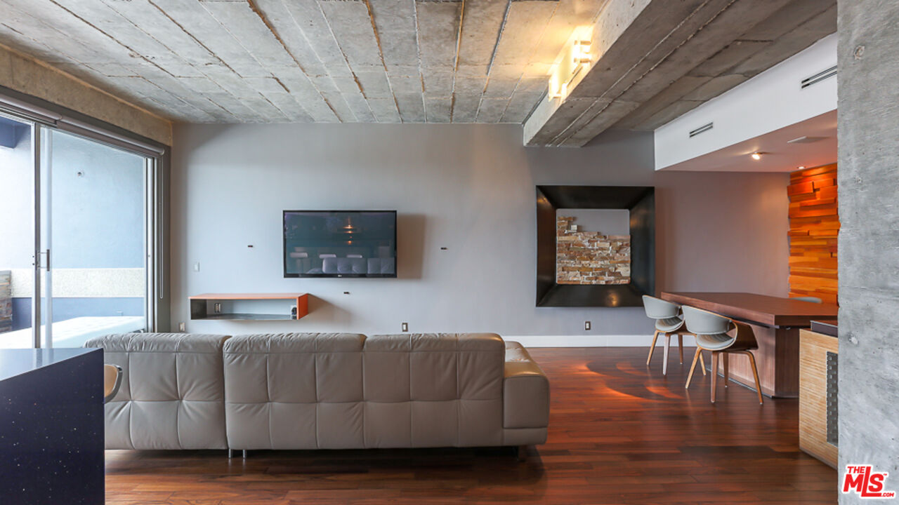 7250 Franklin Ave Unit: 1112