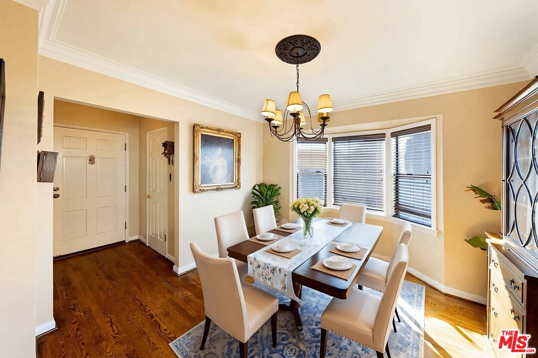 532 N San Marino Ave