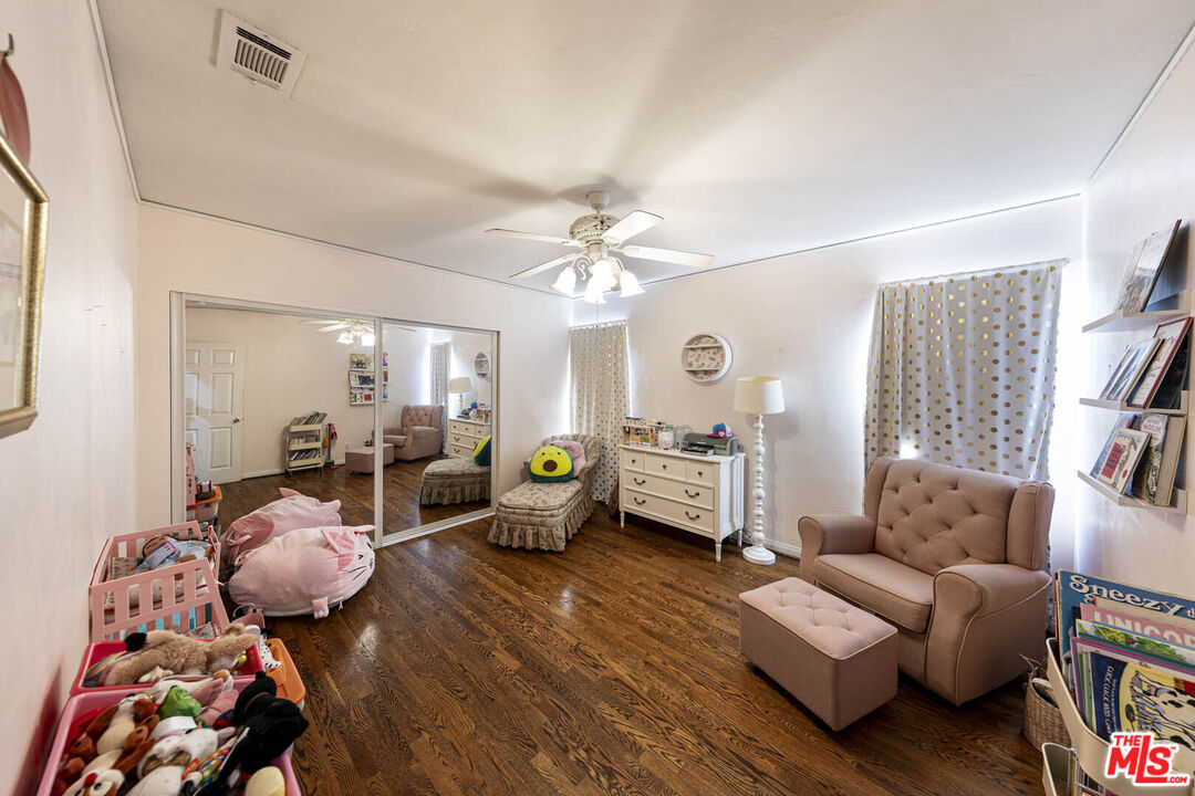 532 N San Marino Ave