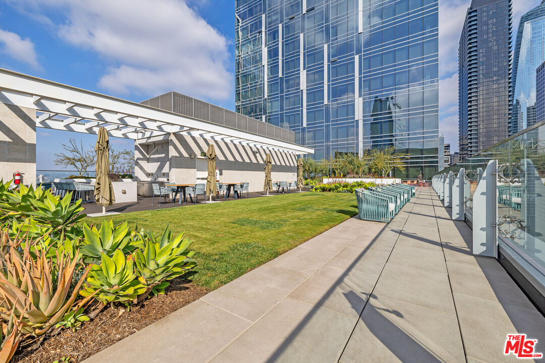 877 Francisco St Unit: 728