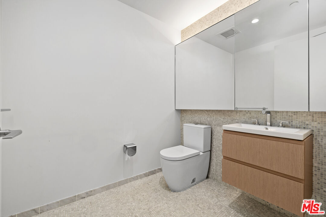 877 Francisco St Unit: 728