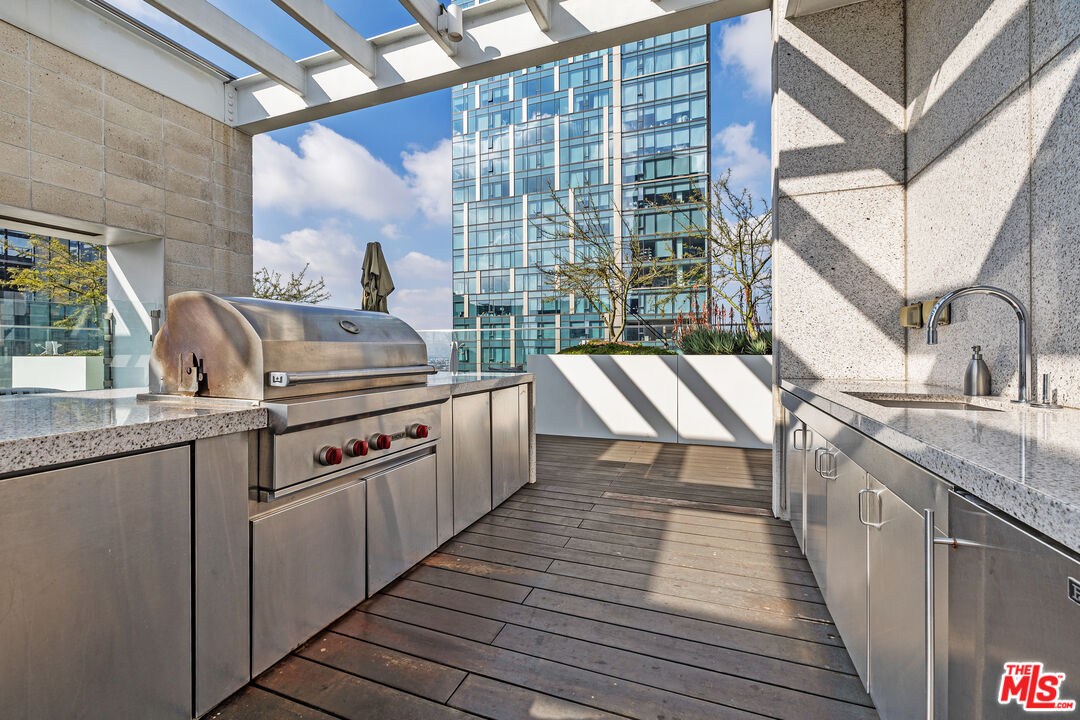 877 Francisco St Unit: 728