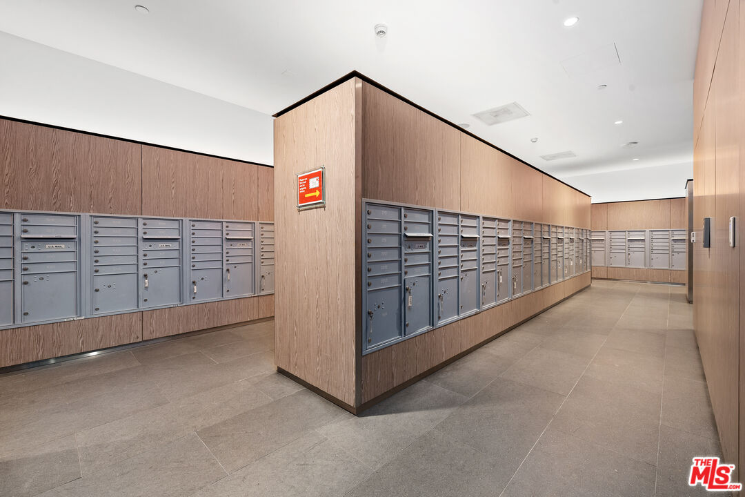 877 Francisco St Unit: 728