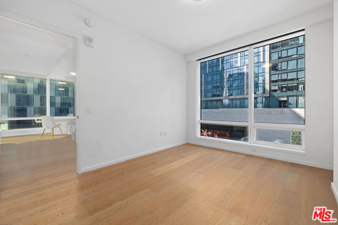 877 Francisco St Unit: 728