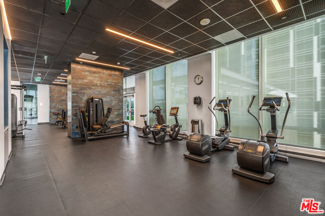 877 Francisco St Unit: 728