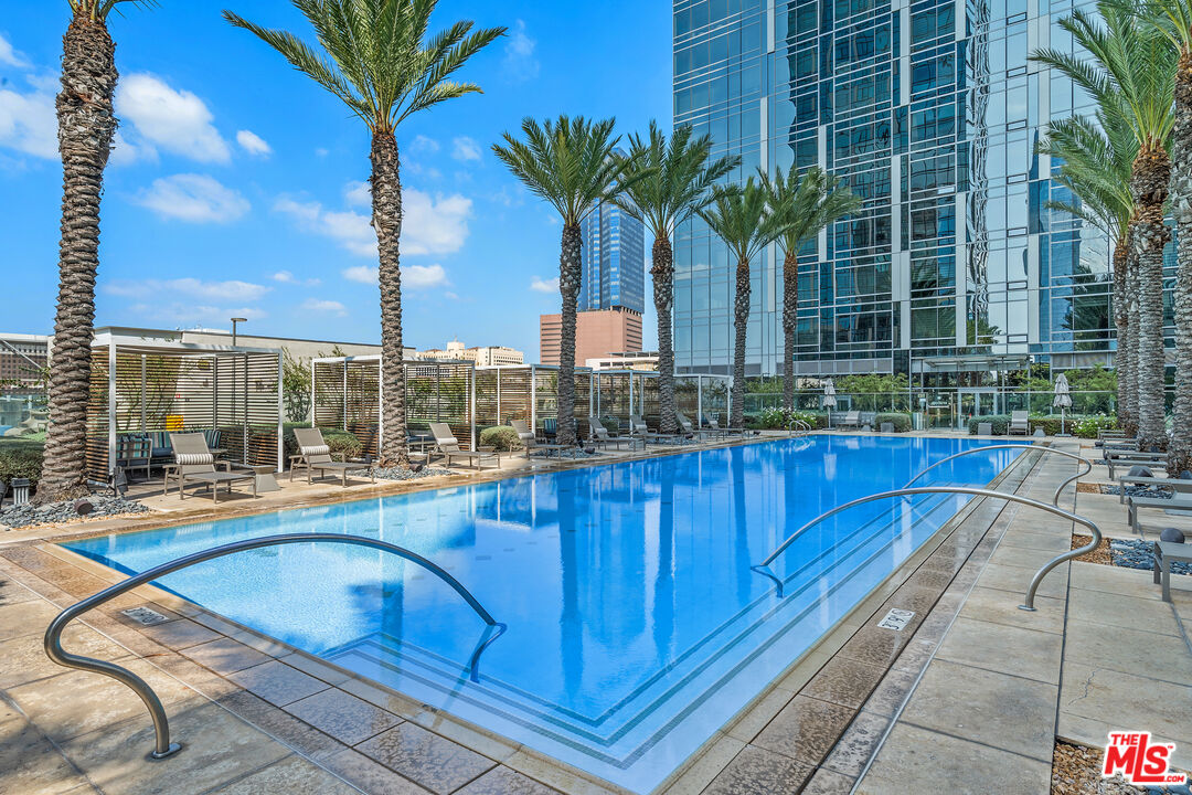 877 Francisco St Unit: 728