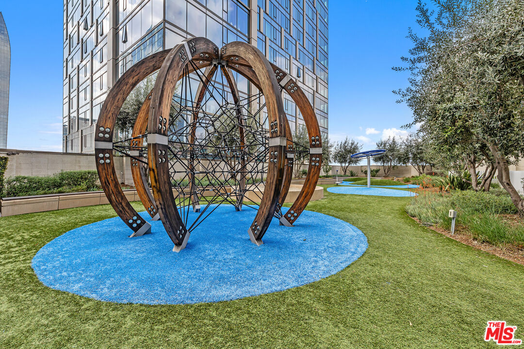 877 Francisco St Unit: 728