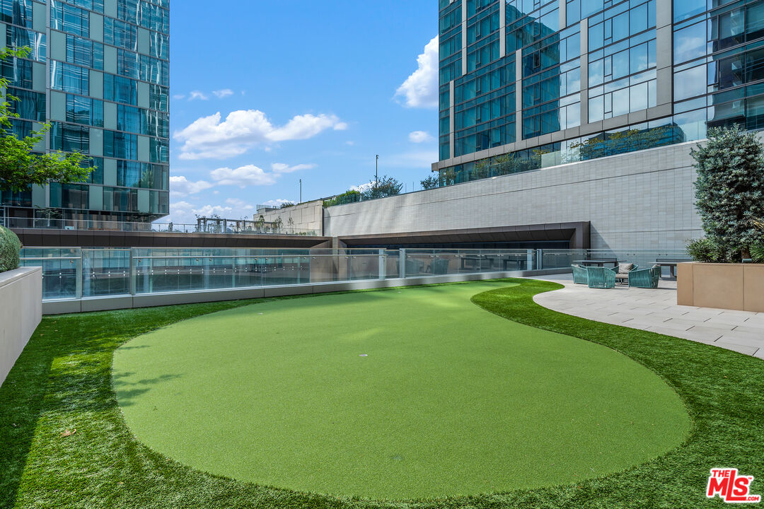 877 Francisco St Unit: 728