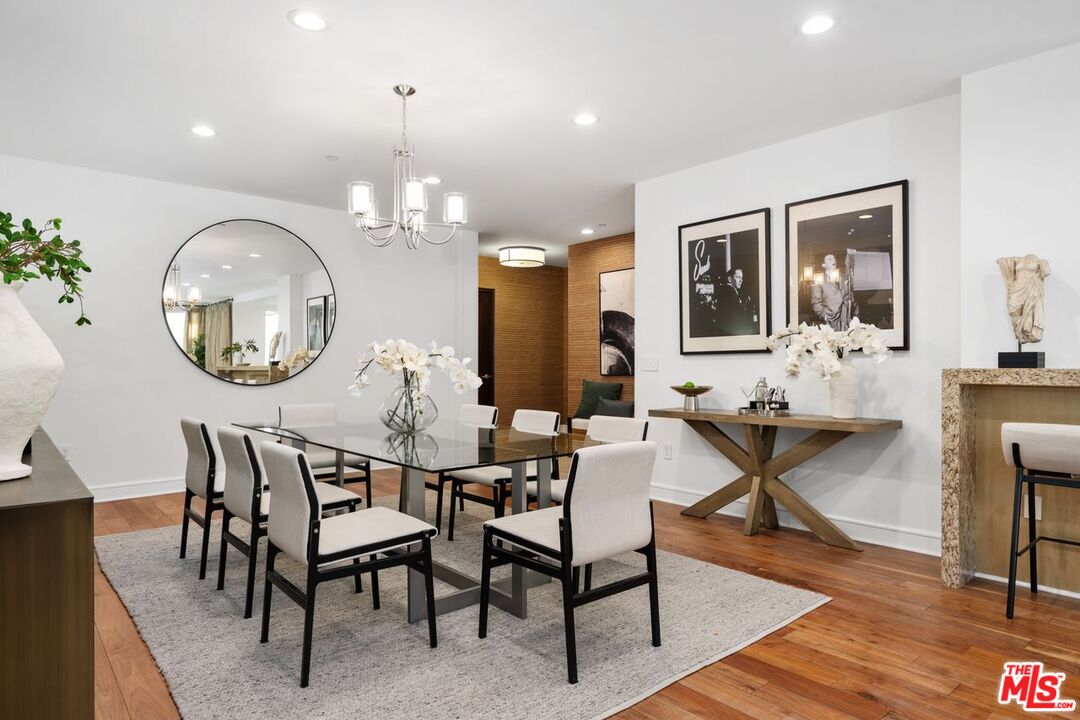 447 N Doheny Dr Unit: 102