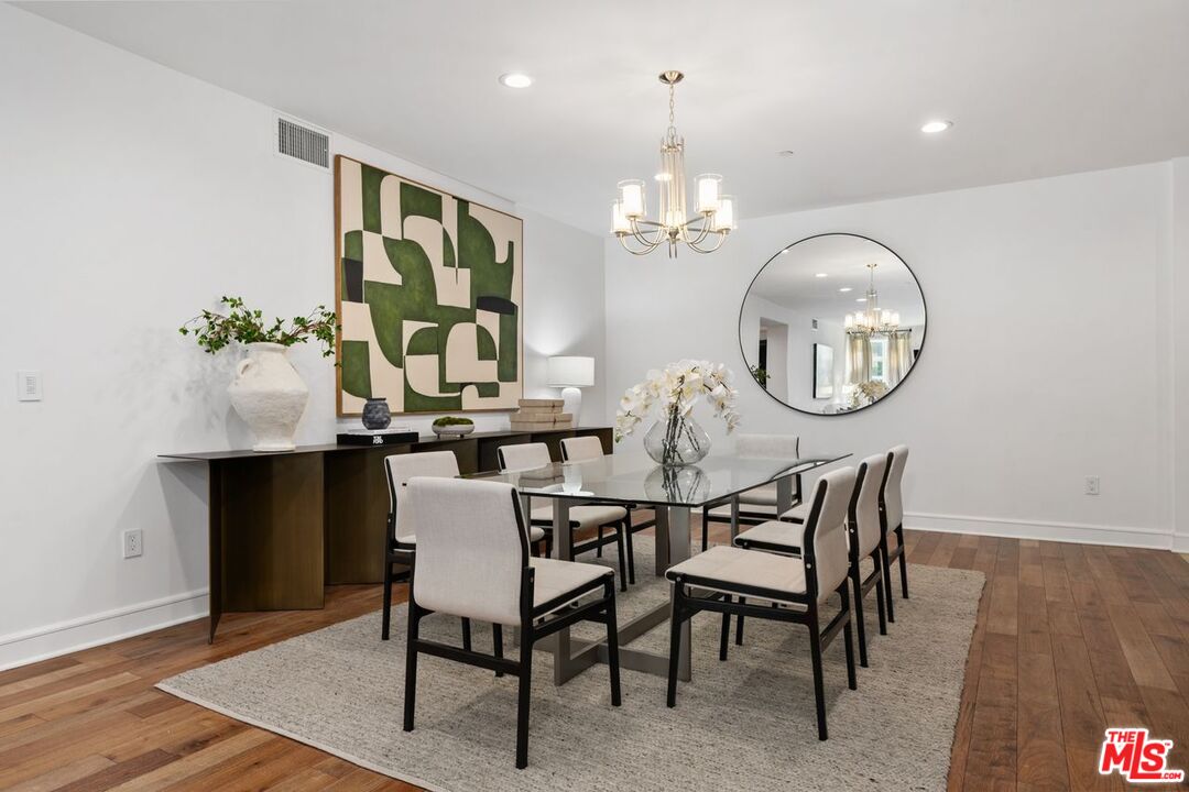 447 N Doheny Dr Unit: 102