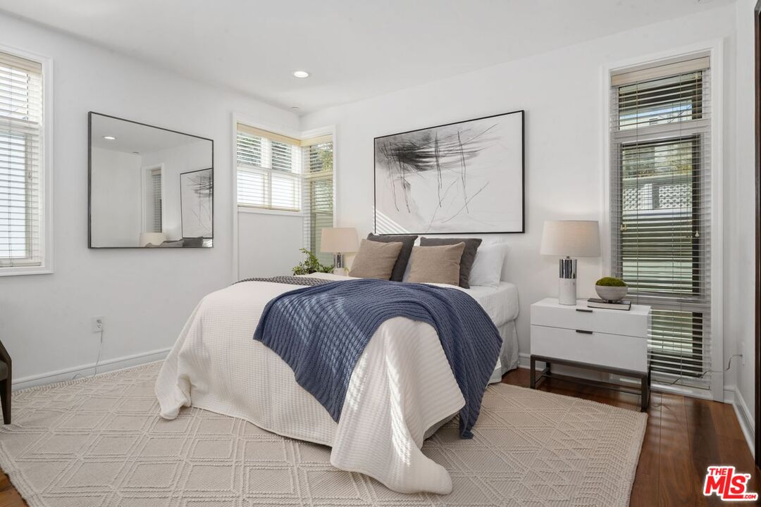 447 N Doheny Dr Unit: 102