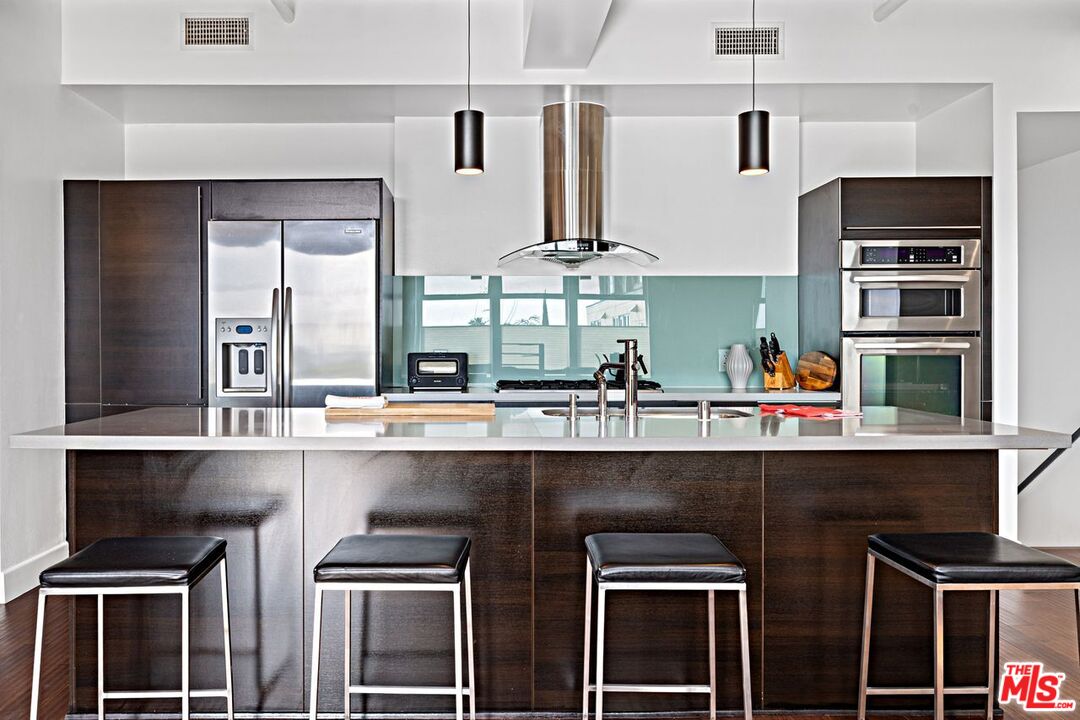 1250 N Harper Ave Unit: 416