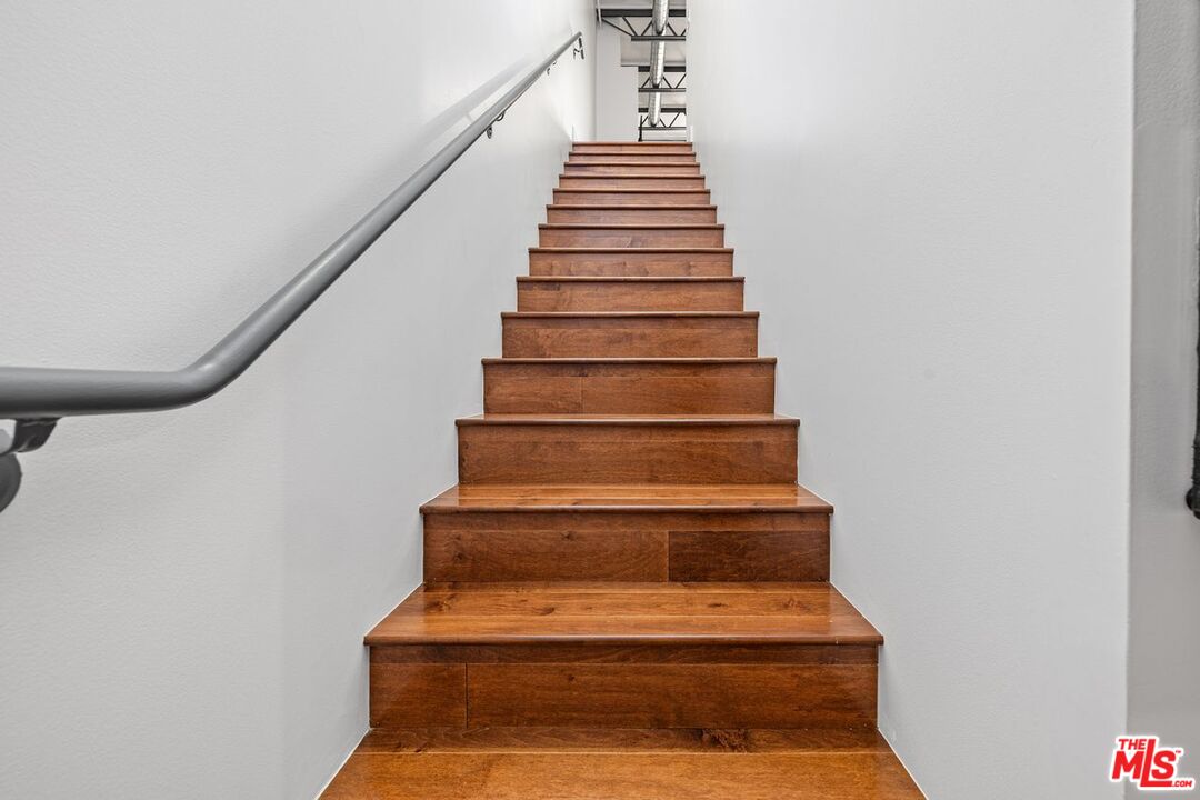 1250 N Harper Ave Unit: 416