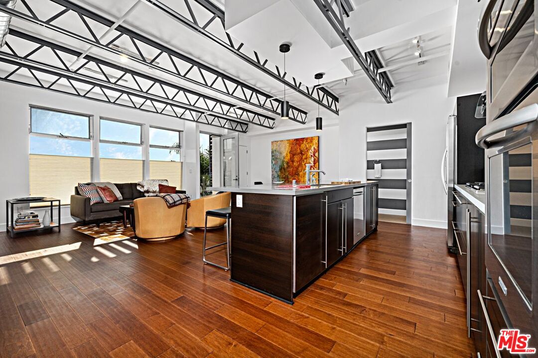 1250 N Harper Ave Unit: 416