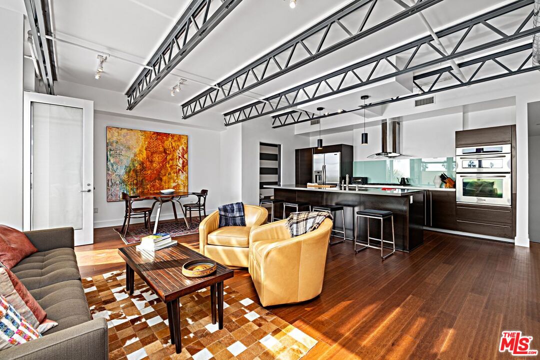 1250 N Harper Ave Unit: 416