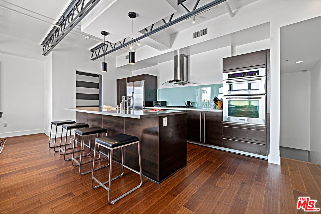 1250 N Harper Ave Unit: 416