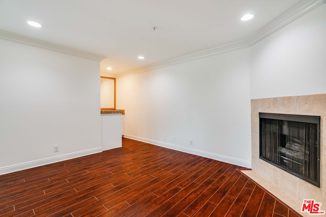 1508 Veteran Ave Unit: 301