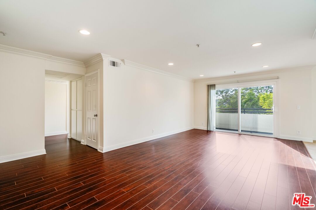 1508 Veteran Ave Unit: 301