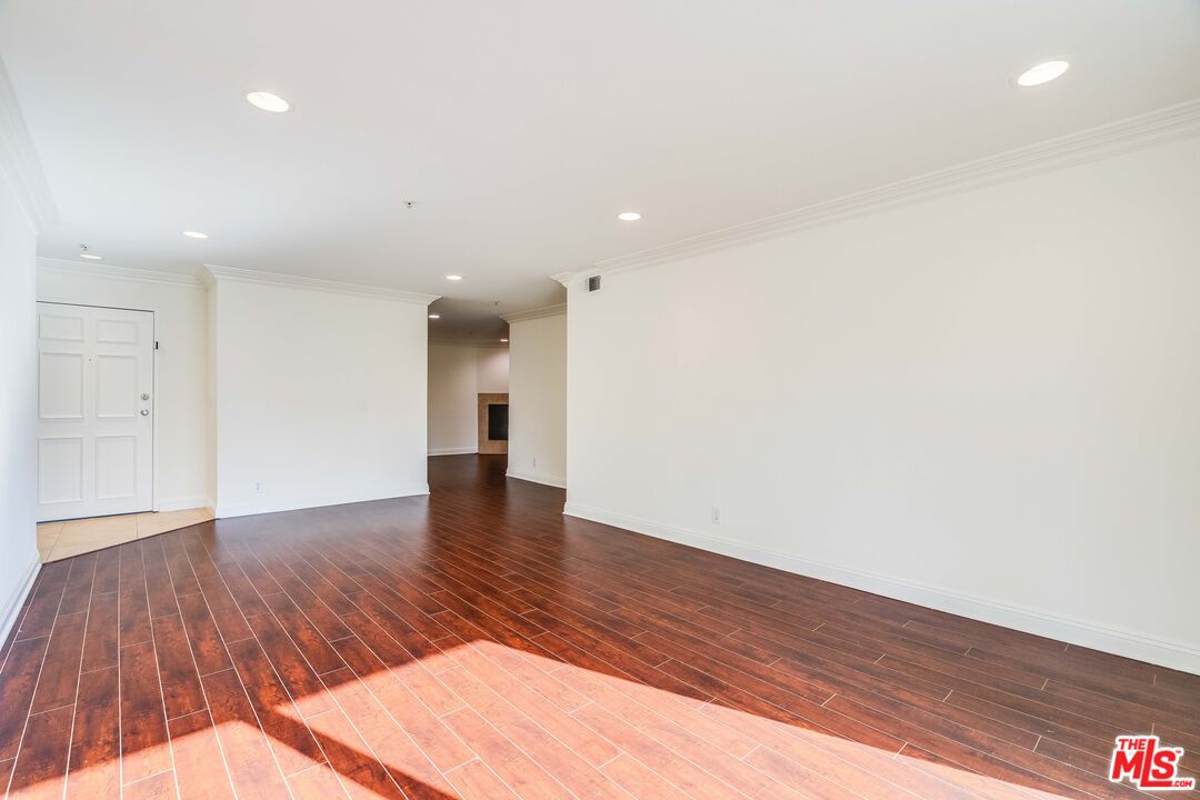 1508 Veteran Ave Unit: 301