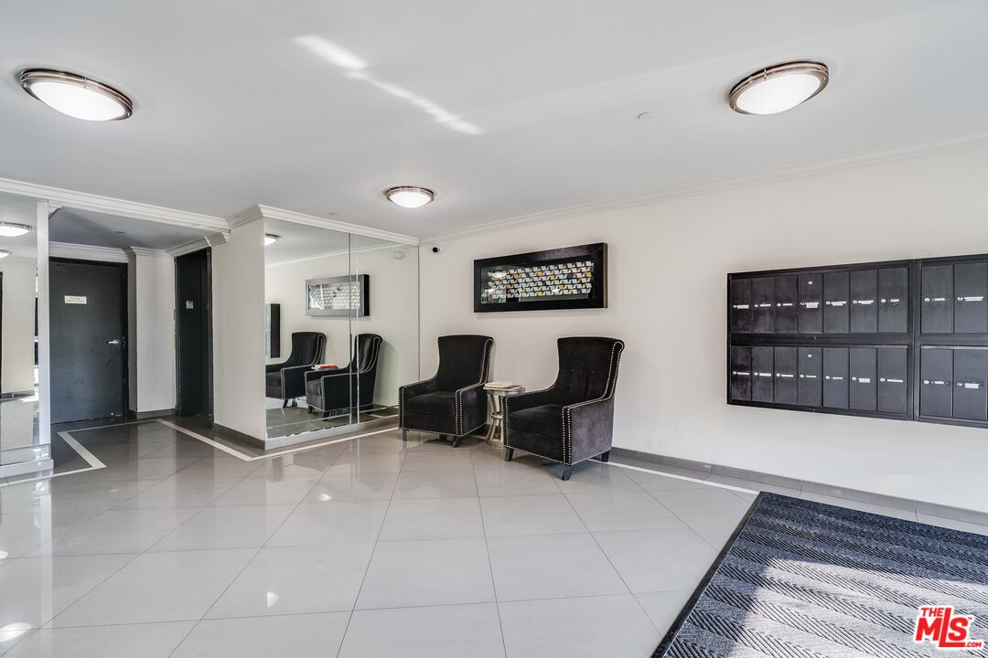 1508 Veteran Ave Unit: 301