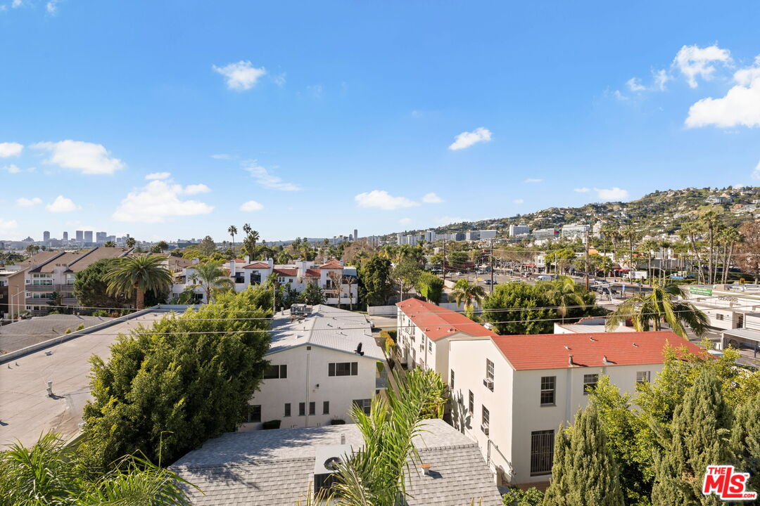 1037 N Laurel Ave Unit: 14