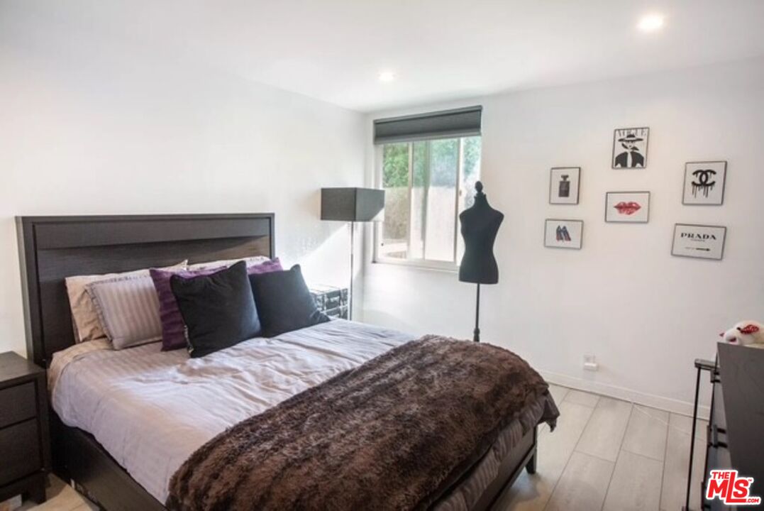 8535 W West Knoll Dr Unit: 212