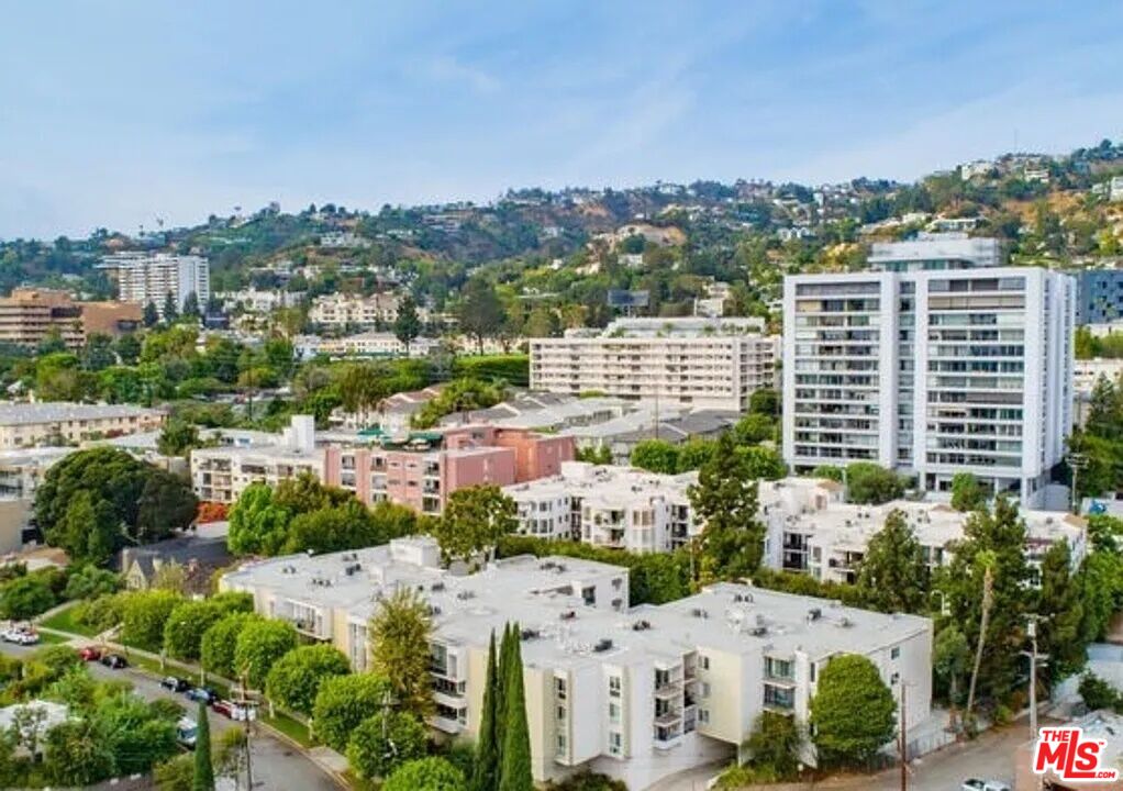 8535 W West Knoll Dr Unit: 212