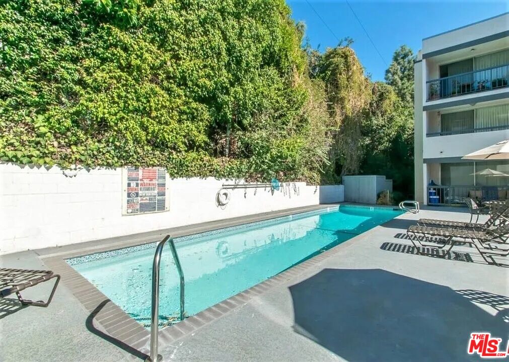 8535 W West Knoll Dr Unit: 212