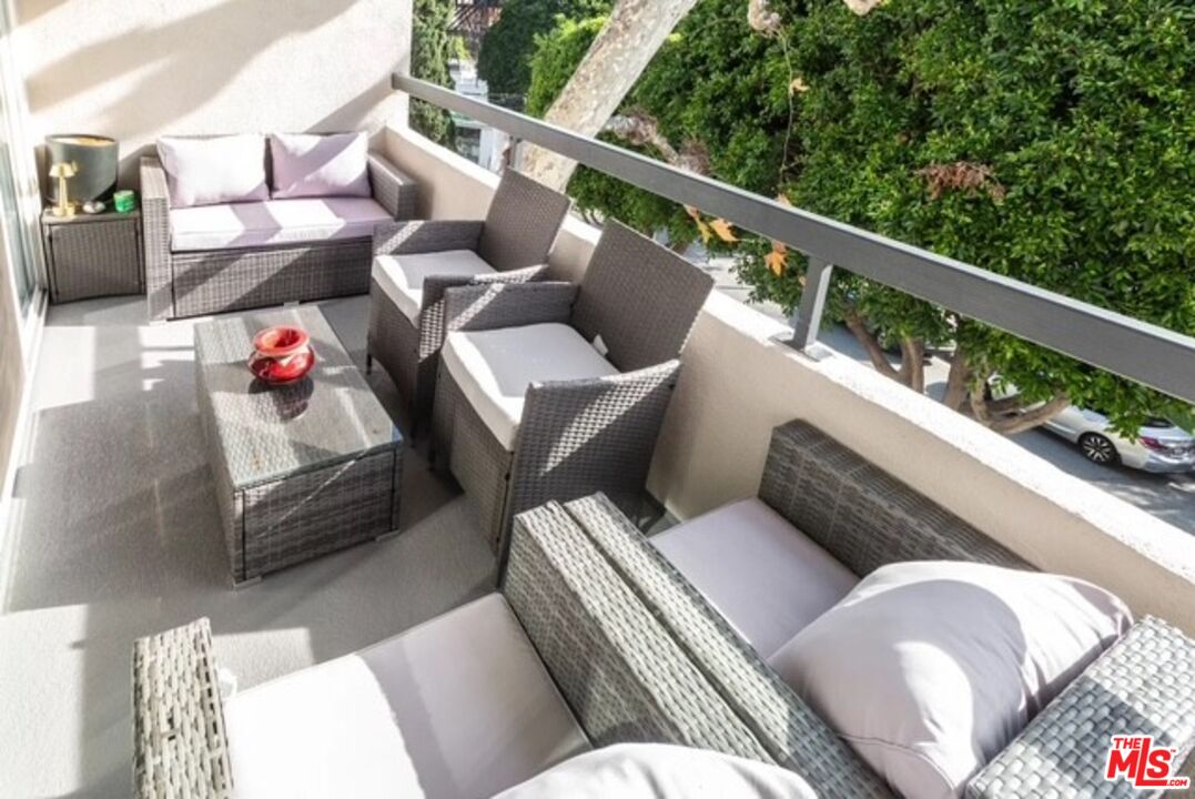 8535 W West Knoll Dr Unit: 212