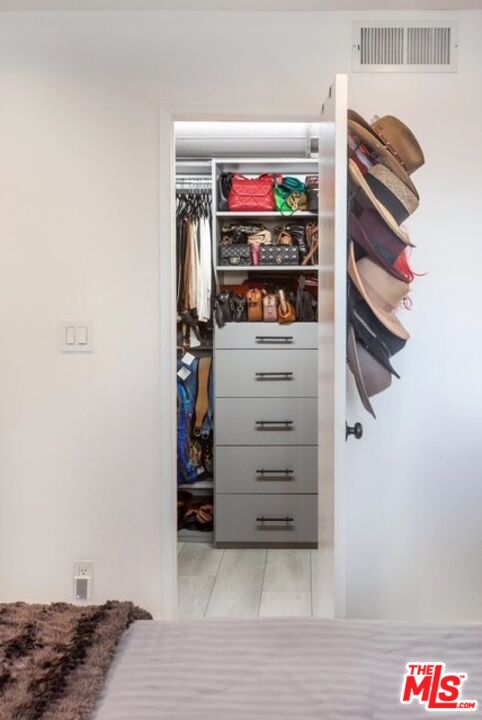 8535 W West Knoll Dr Unit: 212