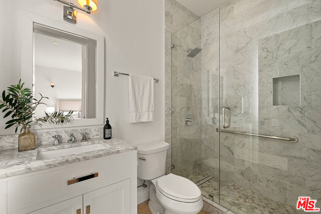 530 N Alta Vista Blvd