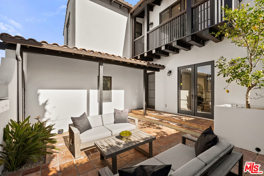 530 N Alta Vista Blvd