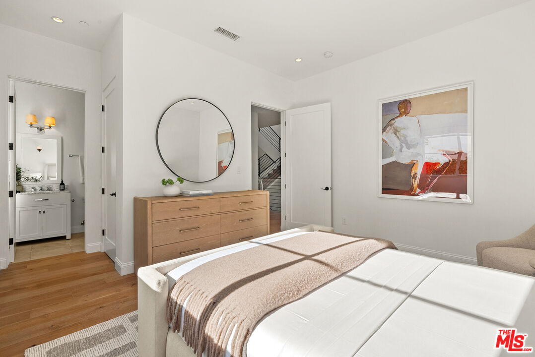 530 N Alta Vista Blvd