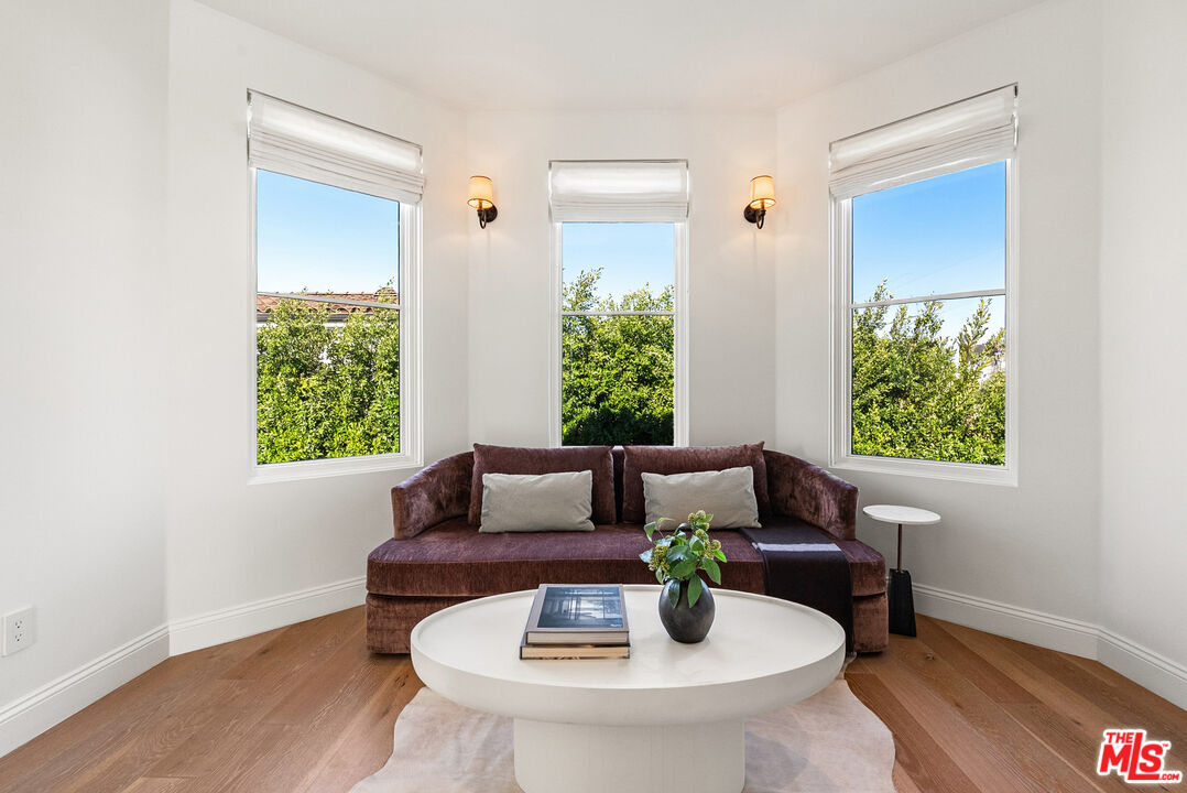 530 N Alta Vista Blvd