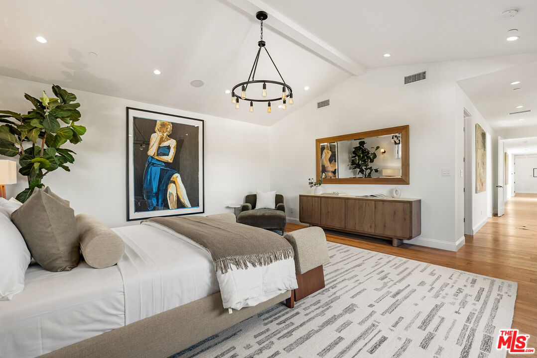 530 N Alta Vista Blvd