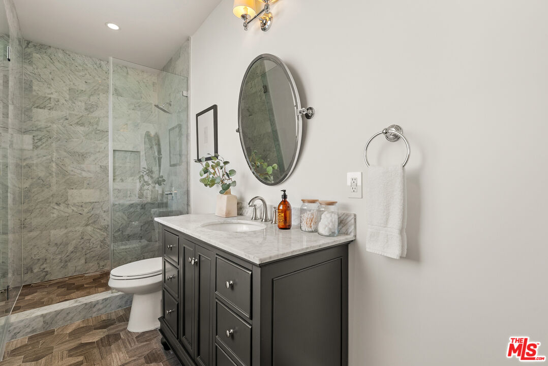 530 N Alta Vista Blvd